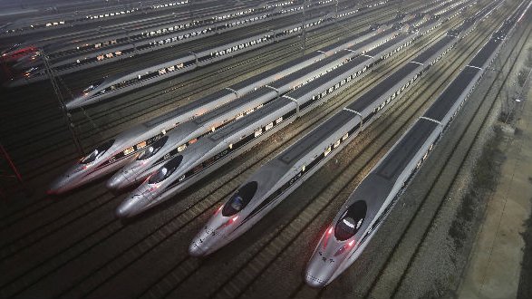 Inauguran tren veloz más largo del mundo