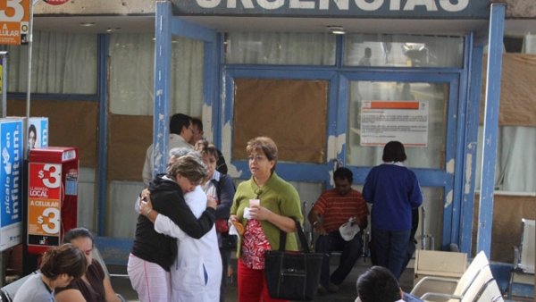 Muere chihuahuense en patio de hospital sonorense por no tener dinero