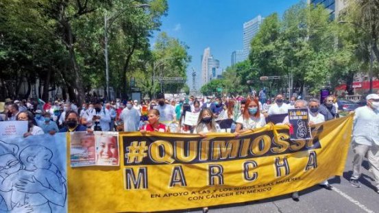 #QuimiosYa: Familias de niños con cáncer marchan para exigir a AMLO medicamentos oncológicos
