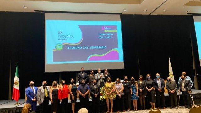 Celebra Claustro Universitario de Chihuahua 25 años de fundación