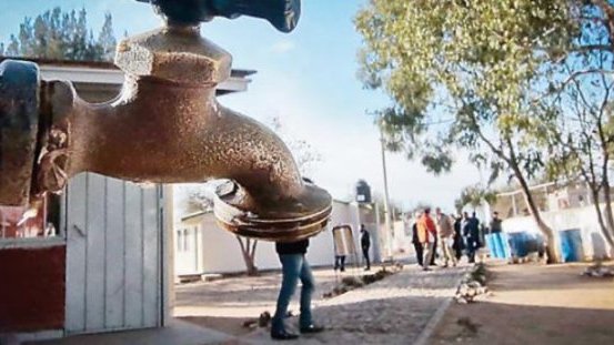 Acusan discriminación con distribución de agua en San Luis Potosí
