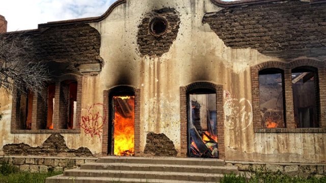 Incendio consume templo en Santo Domingo; temen sea intencional