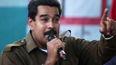 Correa cree que A. Latina debe protestar si E.U. negó paso al avión de Maduro