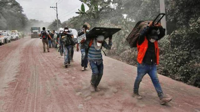 Ordenan investigar si hubo negligencia para evacuar comunidades pobres en Guatemala