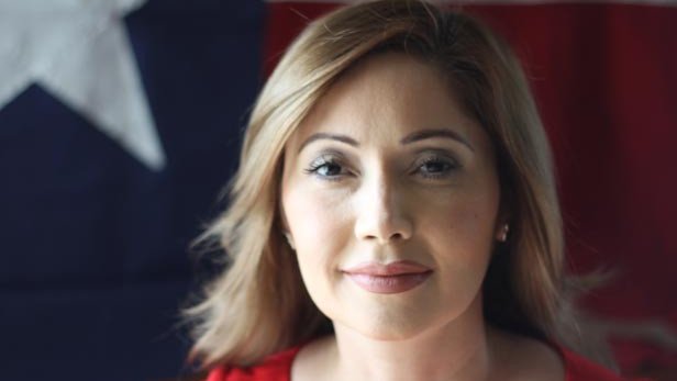 Mexicana busca ser la primera gobernadora de Texas