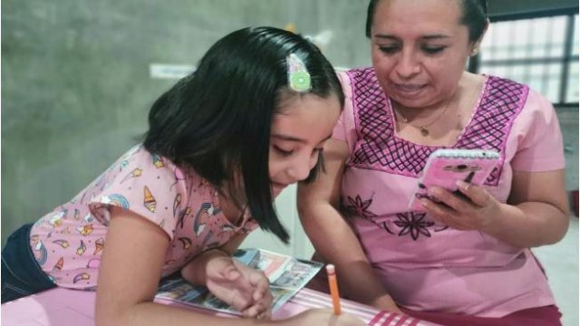 En Oaxaca, existe una generación de niños que no conoce los salones de clases