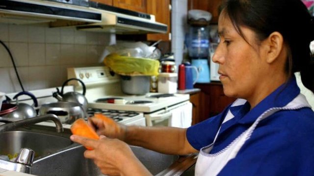 En México, 1 de cada 3 mujeres empleadas domésticas perdieron su empleo