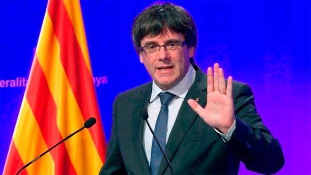 El presidente de Cataluña suspendió la declaración de independencia para abrir un proceso de diálogo